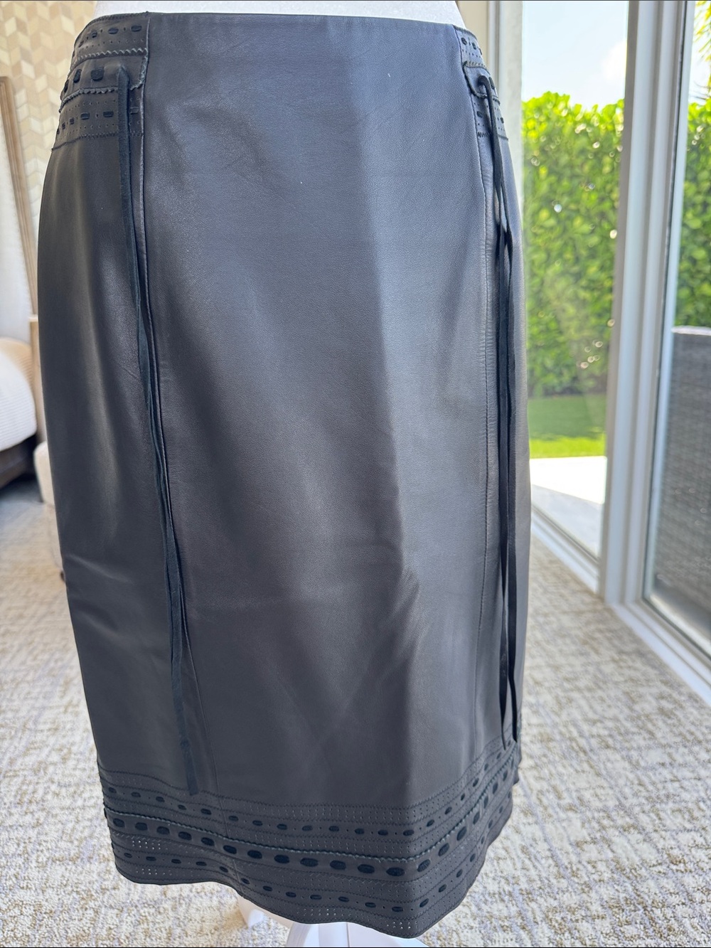 Oscar de la Renta Black aLeather Label skirt
